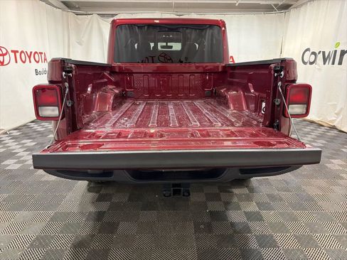 Used 2022 Jeep Gladiator Overland w/ Popular Equipment Package AWD/4WD image 14