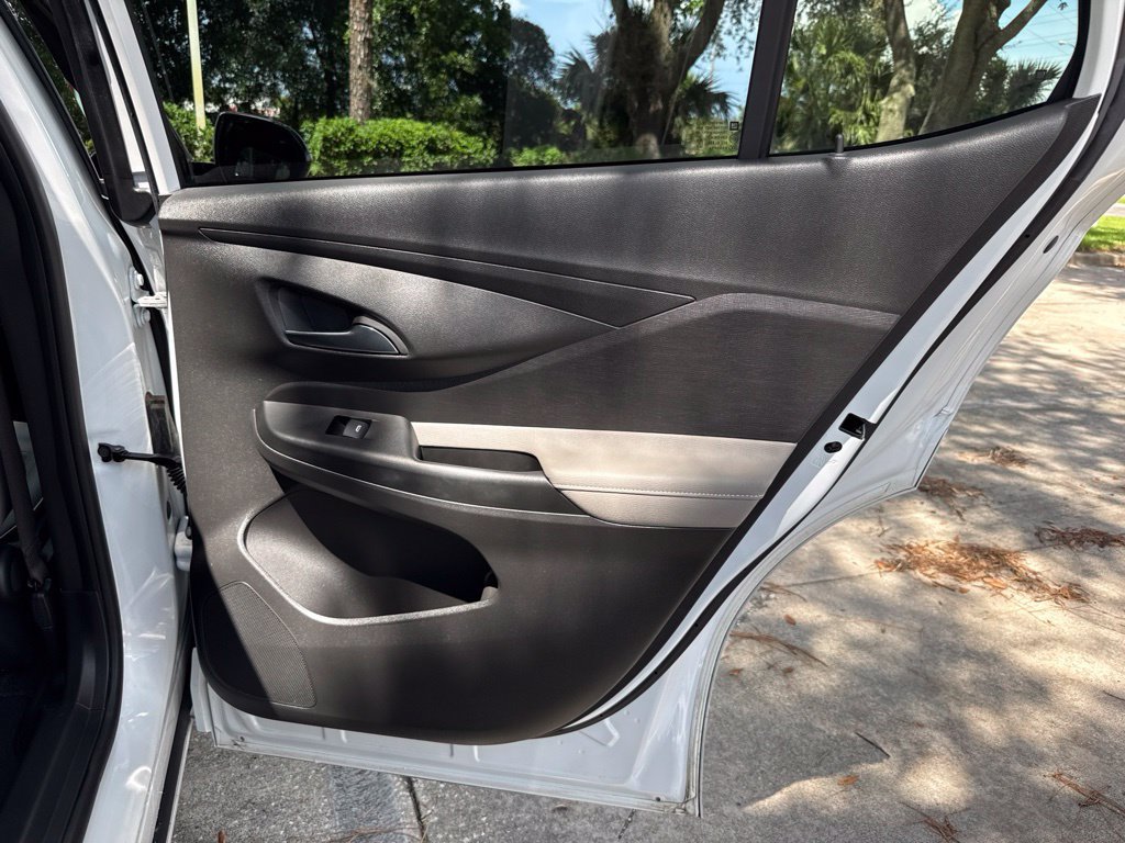 Used 2025 Buick Envista Avenir FWD image 23