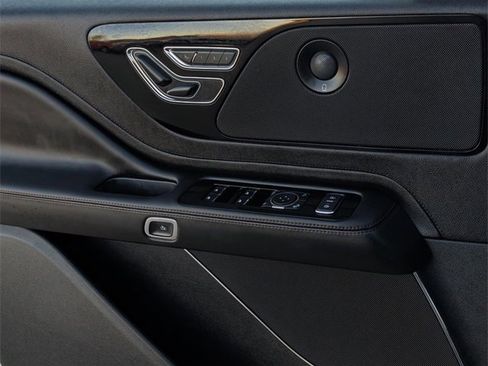 Used 2024 Lincoln Aviator Reserve image 23