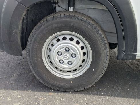 Used 2024 RAM ProMaster 2500 FWD image 10