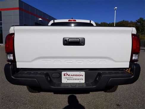 Used 2019 Toyota Tacoma SR image 5