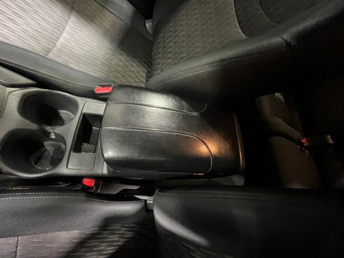 Used 2019 Nissan Rogue S image 15