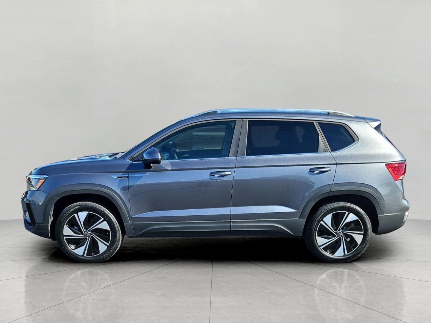 Used 2024 Volkswagen Taos SE AWD/4WD image 4