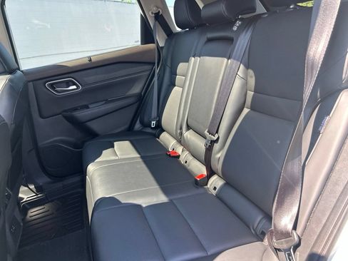 Used 2021 Nissan Rogue SV w/ Premium Package AWD/4WD image 10