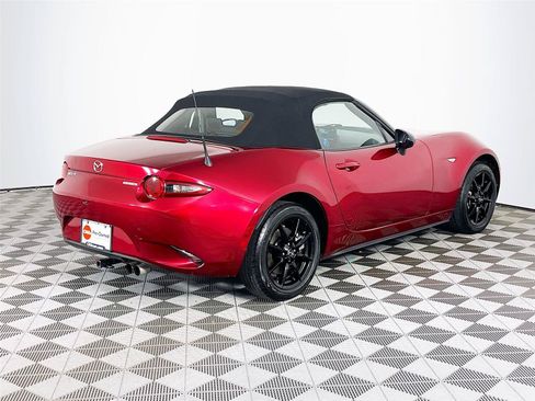 Used 2021 MAZDA MX-5 Miata Sport RWD image 9