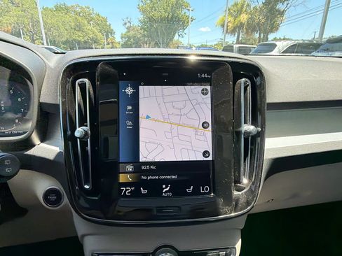 Used 2021 Volvo XC40 T5 Momentum w/ Premium Package AWD/4WD image 31
