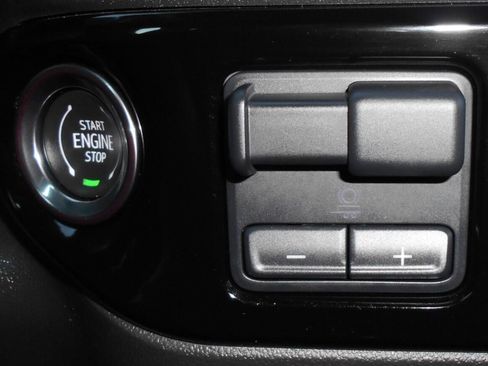 Used 2023 Chevrolet Silverado 1500 LT w/ Z71 Off-Road Package image 16