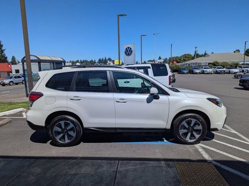 Used 2018 Subaru Forester 2.5i Limited AWD/4WD image 6