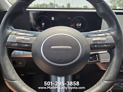 Used 2025 Hyundai Kona Limited AWD/4WD image 24