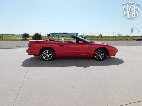 Used 1997 Pontiac Firebird Formula image 3