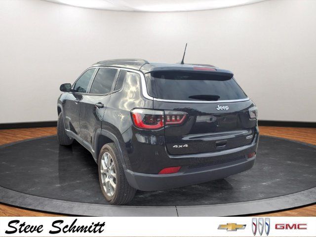 Used 2022 Jeep Compass Latitude AWD/4WD image 3
