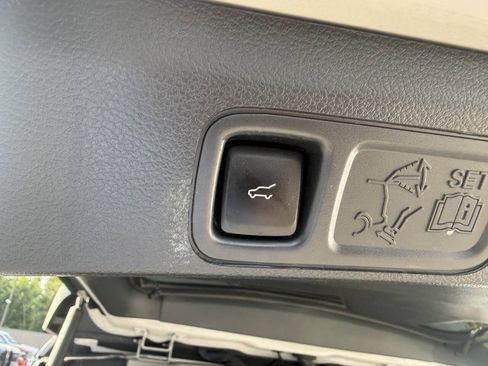 Used 2023 Lincoln Navigator Reserve AWD/4WD image 44