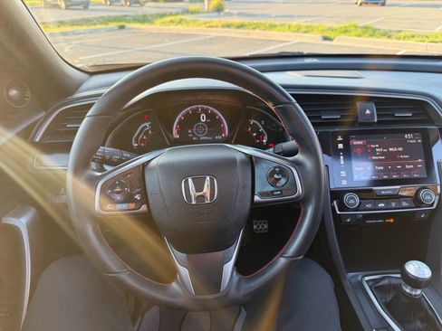 Used 2018 Honda Civic Si image 10