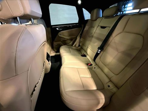 Used 2025 Porsche Macan image 22