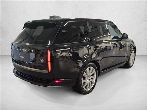 Used 2023 Land Rover Range Rover SE AWD/4WD image 5