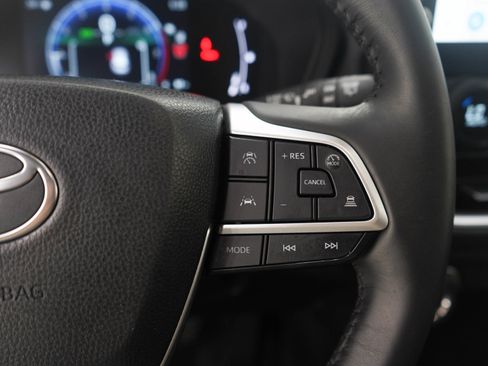 Used 2025 Toyota Grand Highlander AWD image 27