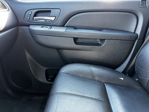 Used 2012 Chevrolet Avalanche LT image 21