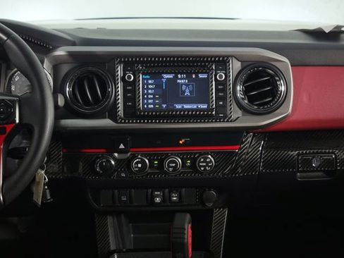 Used 2019 Toyota Tacoma SR5 AWD/4WD image 22