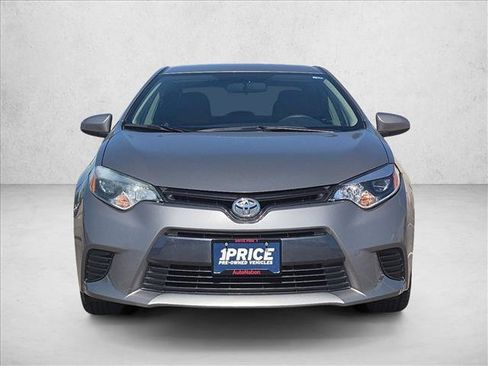 Used 2015 Toyota Corolla LE FWD image 2