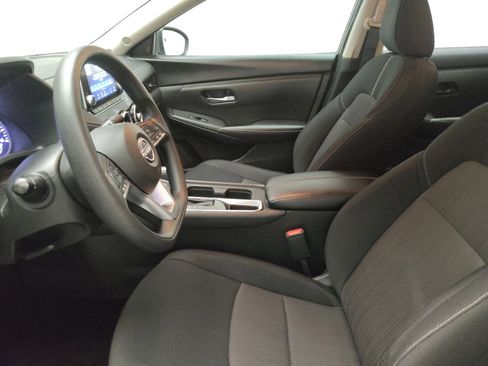 Used 2025 Nissan Sentra SV image 17