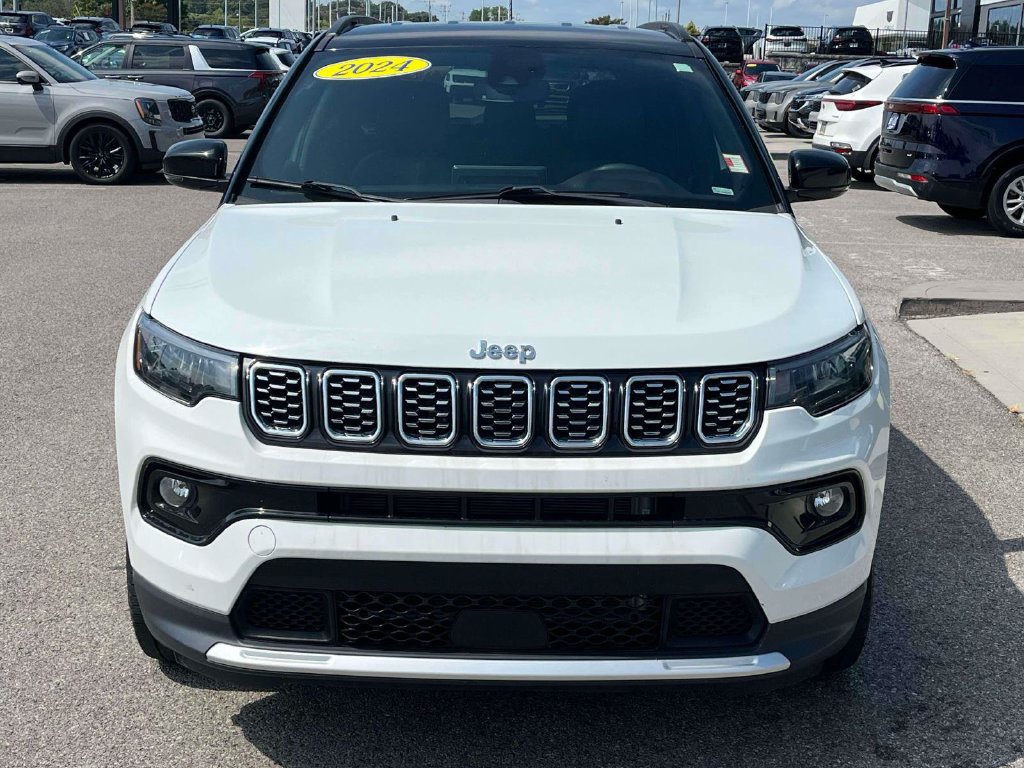 Used 2024 Jeep Compass Limited AWD/4WD image 32
