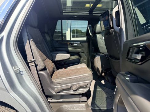 Used 2025 Chevrolet Tahoe High Country AWD/4WD image 44