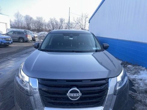 Used 2022 Nissan Pathfinder Platinum w/ Cargo Package image 3