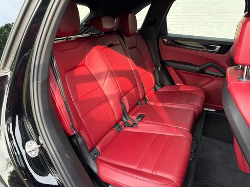 Used 2019 Porsche Cayenne AWD/4WD image 11