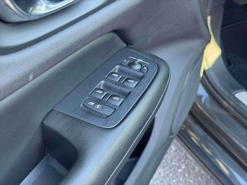 Used 2019 Volvo S60 T6 Momentum w/ Multimedia Package image 16