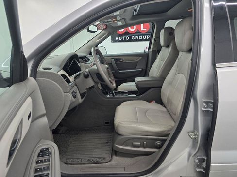 Used 2017 Chevrolet Traverse LT FWD image 11