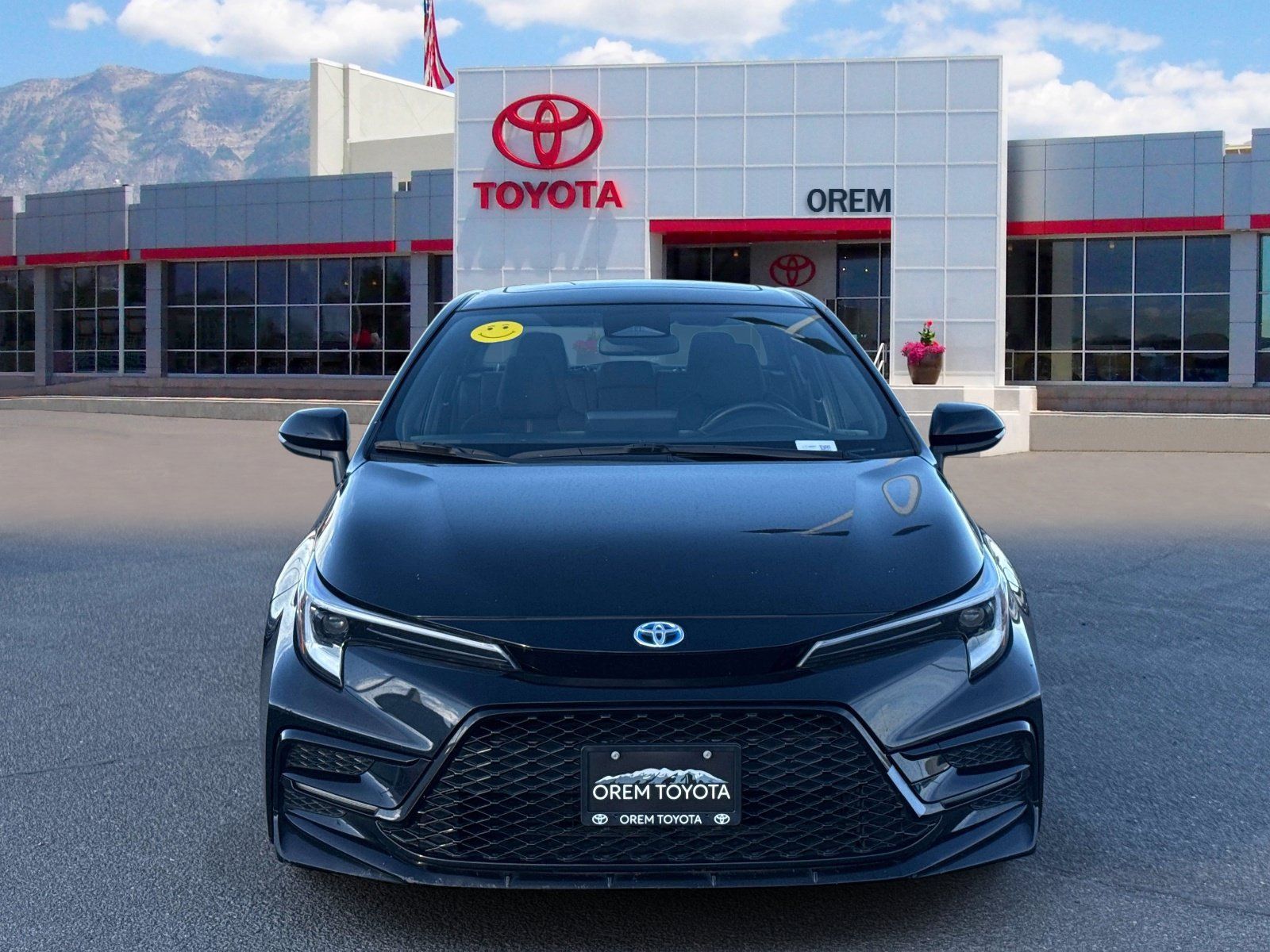 Used 2024 Toyota Corolla SE w/ SE Package FWD image 2