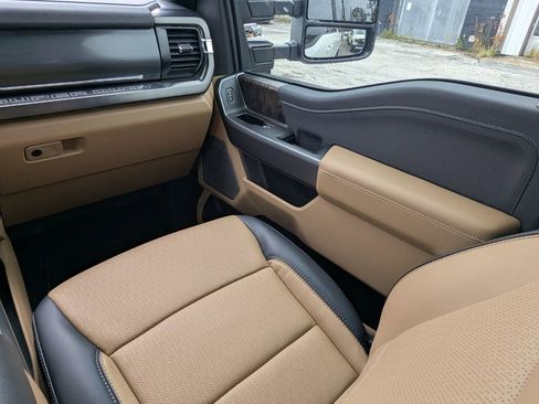 New 2026 Ford F250 Lariat w/ Black Appearance Package image 17