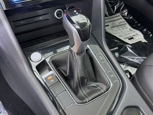 New 2026 Volkswagen Taos SE FWD image 18