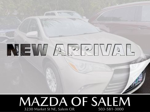 Used 2015 Toyota Camry LE FWD image 1