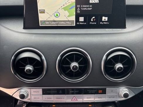 Used 2018 Kia Stinger GT2 AWD/4WD image 16