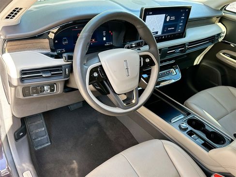 Used 2023 Lincoln Corsair Reserve w/ Equipment Group 201A image 9