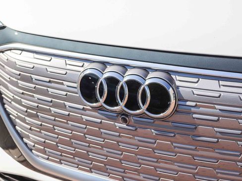 Used 2023 Audi Q4 e-tron Premium Plus RWD image 12
