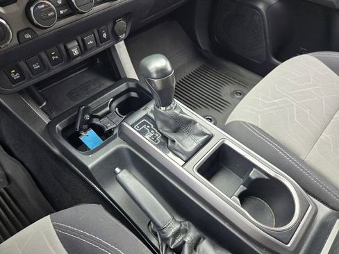 Used 2021 Toyota Tacoma TRD Sport w/ Technology Package AWD/4WD image 19