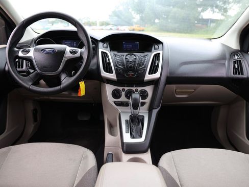 Used 2014 Ford Focus SE FWD image 21
