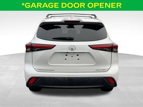 Used 2022 Toyota Highlander XLE image 10