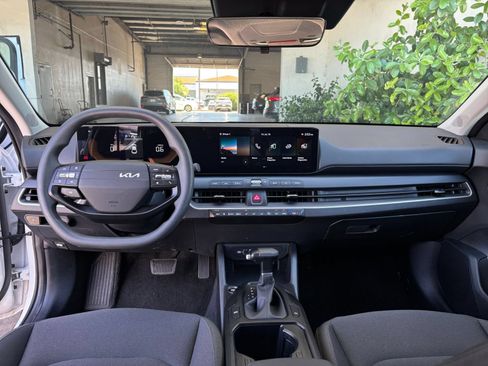 Used 2026 Kia K4 FWD image 33