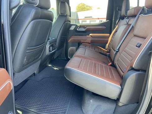 Used 2026 GMC Sierra 1500 Denali Ultimate image 9