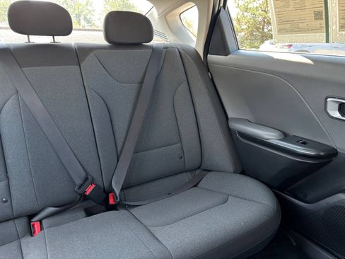 Used 2025 Kia K4 FWD image 37