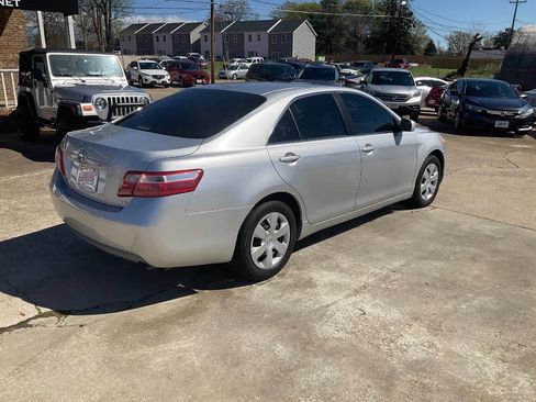 Used 2008 Toyota Camry LE FWD image 3