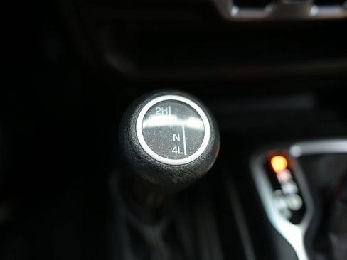 Used 2018 Jeep Wrangler Unlimited Sahara AWD/4WD image 33