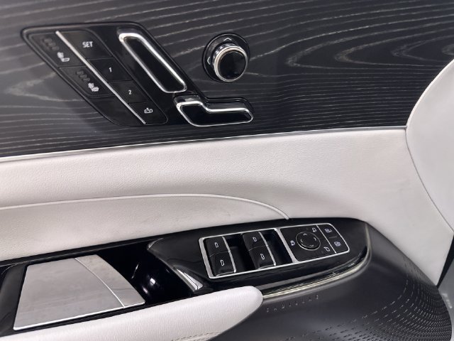 Used 2024 Cadillac Lyriq Luxury AWD/4WD image 24