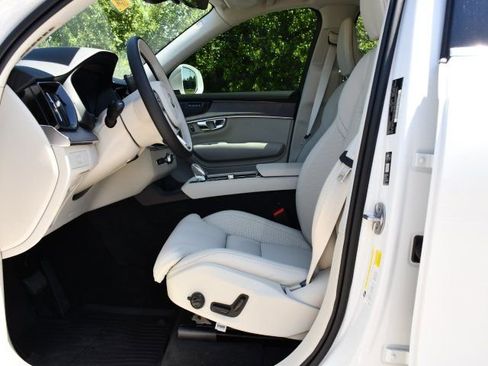 New 2026 Volvo XC90 B6 Ultra w/ Protection Package AWD/4WD image 12