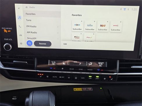 Used 2025 Toyota Sienna Platinum image 13