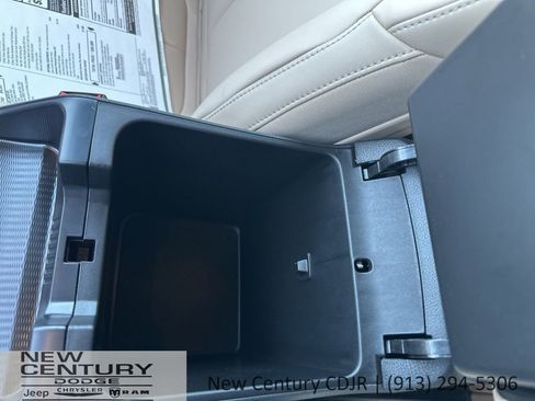 New 2026 Jeep Grand Cherokee Limited w/ Limited Altitude Package AWD/4WD image 35