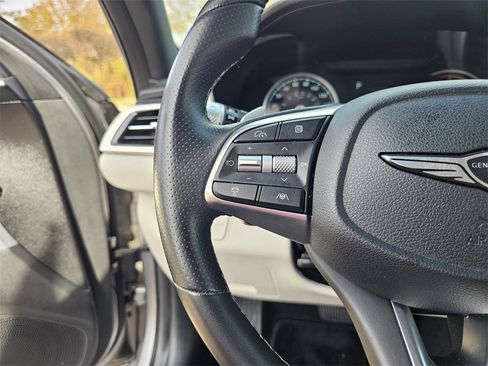 Used 2024 Genesis G70 2.5T image 25